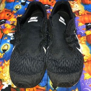 Nike winflo 5 black size 8 1/2